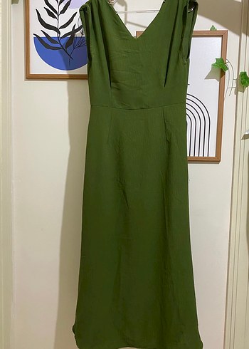 Düğmeli V Yaka Midi Elbise - Görsel 3