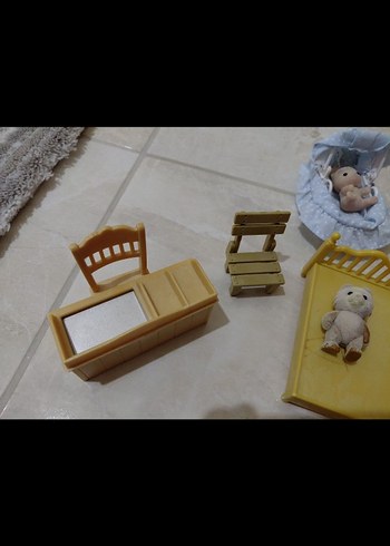 Slyvian Family Bebek ve Mobilya Seti Pastel Renkli Oyuncaklar - Görsel 2