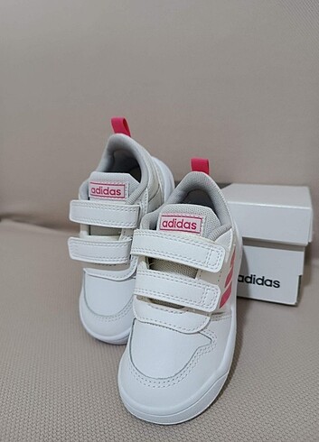 22 Beden beyaz Renk 22 numara Adidas bebek spor ayakkabısı 
