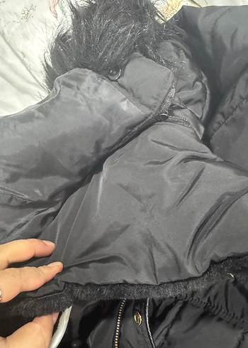 Siyah Kürklü Kadın Kışlık Mont - Görsel 3