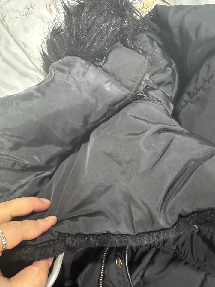 Siyah Kürklü Kadın Kışlık Mont - Görsel 3