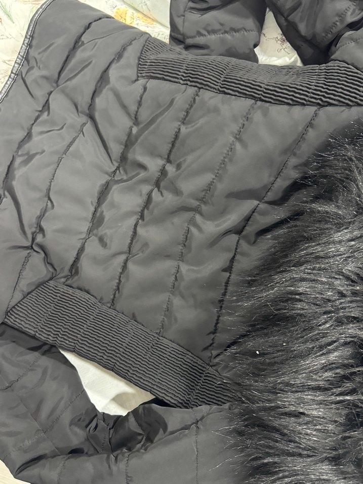 Siyah Kürklü Kadın Kışlık Mont - Görsel 2