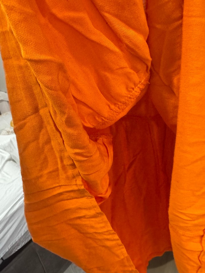 Turuncu V Yaka Düğmeli Uzun Keten Elbise - Görsel 4