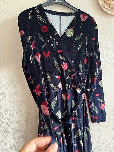 Kadife çiçekli elbise - Görsel 5