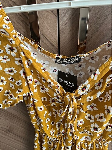 Yazlık çiçekli kısa elbise - Görsel 8