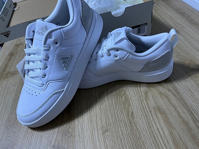 Adidas Park ST Kadın ayakkabı 38,5 numara sıfır