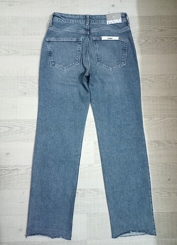 27 Beden mavi Renk MAVİ Jeans (PARİS) 27/28 ve T-shirt S/36
