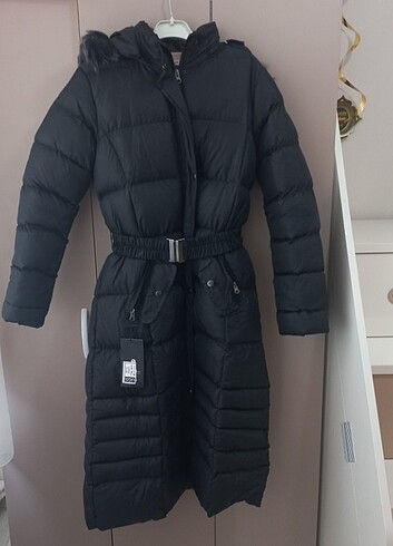 40 Beden siyah Renk Şişme mont