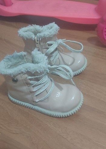 Beyaz Kürklü Kız Çocuk Botu - Görsel 2
