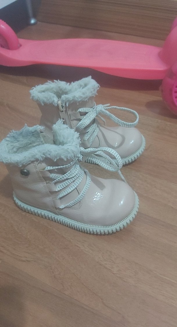 Beyaz Kürklü Kız Çocuk Botu - Görsel 2