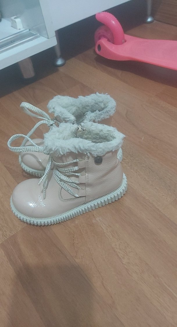 Beyaz Kürklü Kız Çocuk Botu - Görsel 3