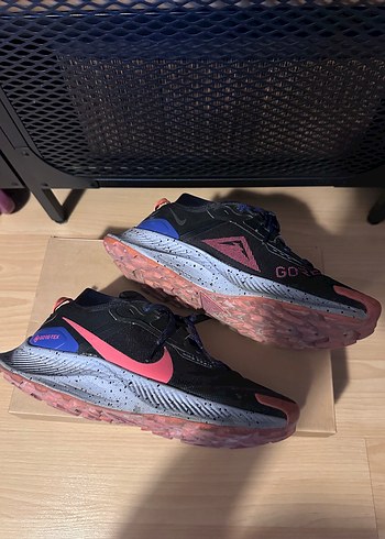 40 Beden Nike Pegasus Trail Kadın Spor Ayakkabı