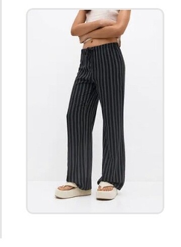 Pull and Bear dökümlü çizgili pantolon