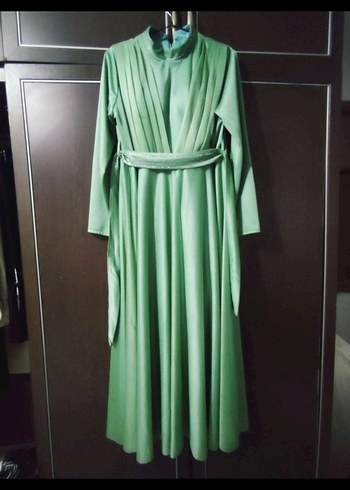 Yeşil Drape Detaylı Uzun Kadın Elbisesi