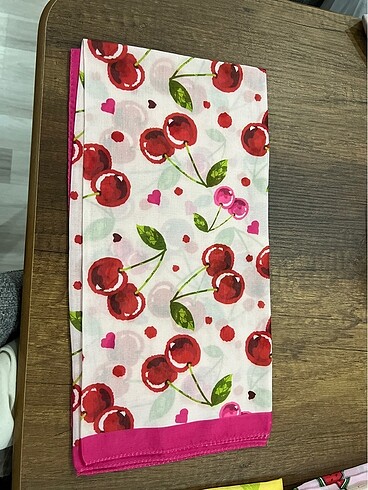 Çocuk eşarbı filistin temalı 80 *80 ebatlarında ????????