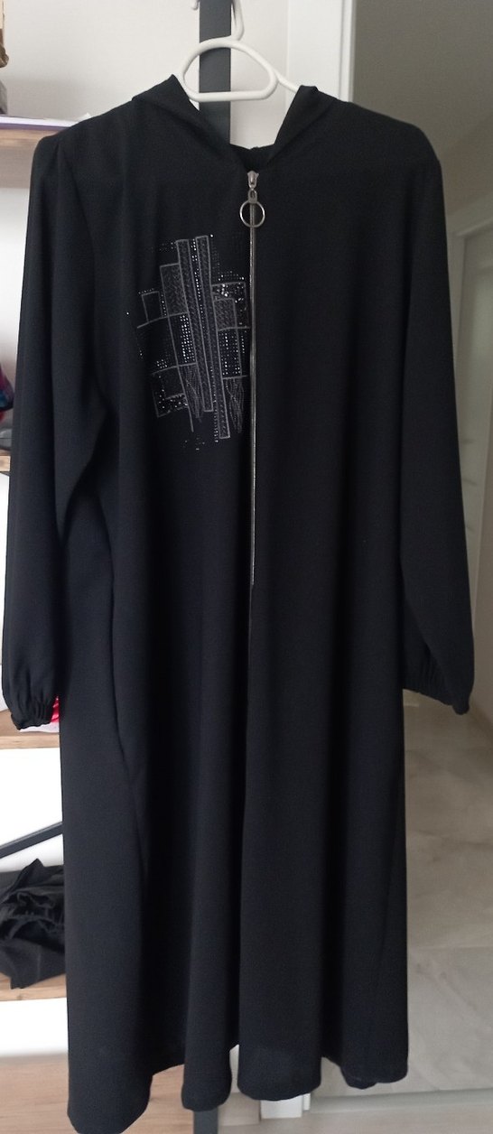 Uzun Siyah Önü İşlemeli Ferace - Görsel 2