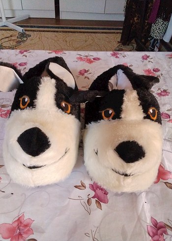 Peluş Köpek Figürlü Sıcak Ev Terliği