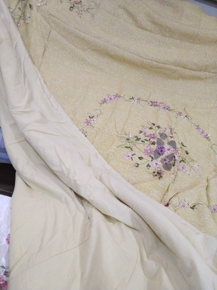 Nakış İşlemeli Bej yatak örtüsü - Görsel 5