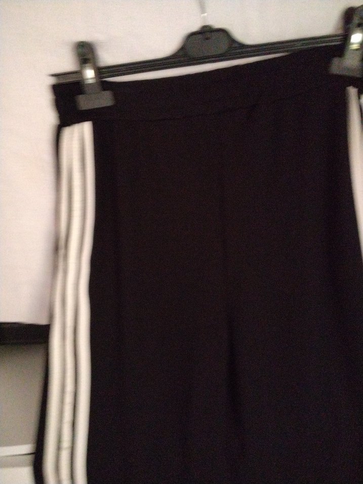 Siyah Çizgili Kadın Spor Pantolonu - Görsel 3