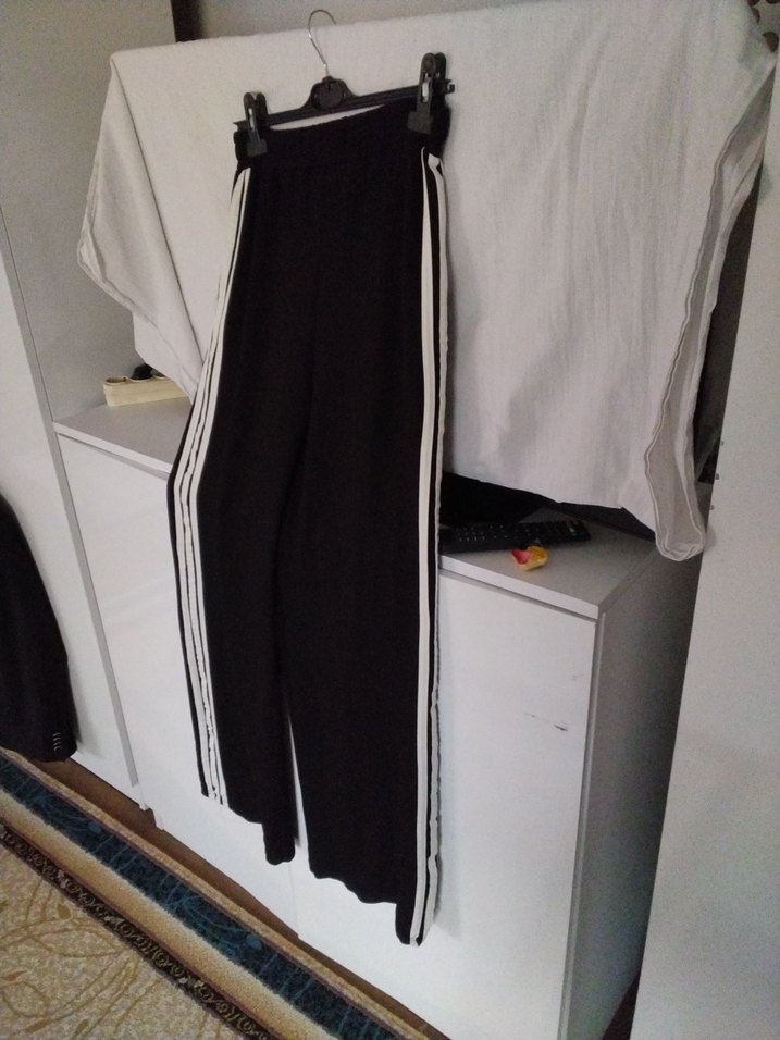 Siyah Çizgili Kadın Spor Pantolonu - Görsel 2