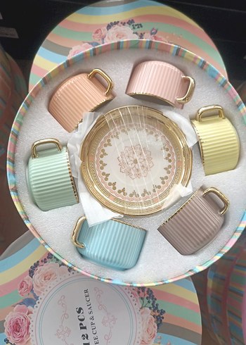 Diger Vintage Pastel Renkli Çiçekli 6'lı Fincan Seti