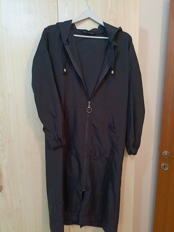 Siyah Kapüşonlu Uzun Kadın giy-çık - Görsel 3