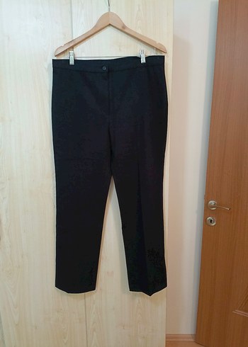 Siyah Kadın Normal Kesim Kumaş Pantolon - Görsel 2