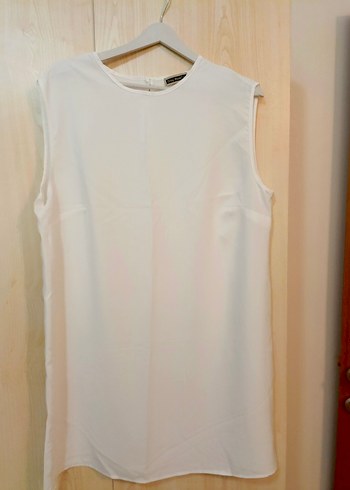 Beyaz, siyah, ben, Kolsuz Saten Bluz - Görsel 2