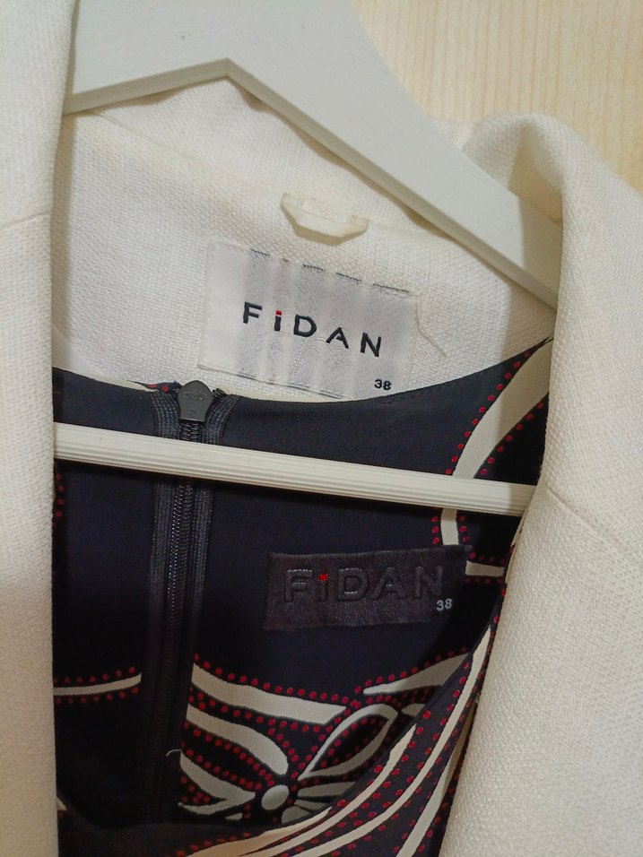 Beyaz Düğmeli Uzun Kadın Takım Elbise - Görsel 2