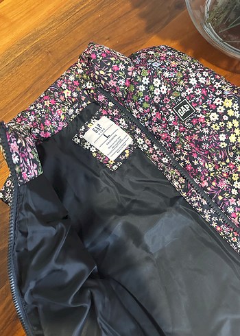 Orjinal gap kız çocuk mont yelek - Görsel 4