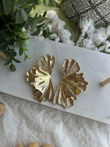 Diğer Gold Vintage Yaprak Model Küpe