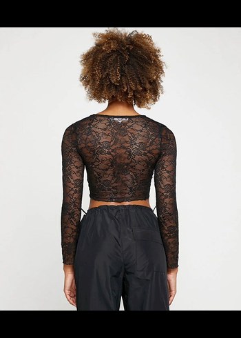 Siyah Dantel V Yaka Uzun Kollu Bluz - Görsel 2