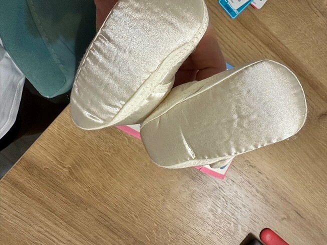 16 Beden Saten krem rengi bebek patiği