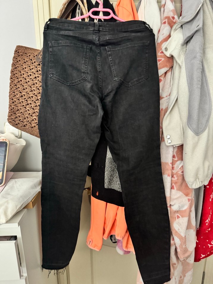 Siyah, Kemerli, Dar Kesim Kadın Midi Kot Pantolon - Görsel 3