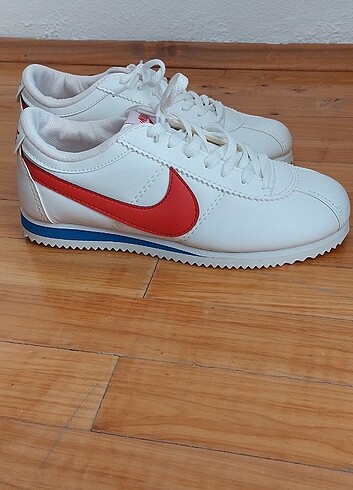 Nike Beyaz Spor Ayakkabı 