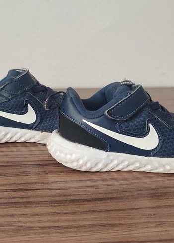 Orjinal Nike Revolution spor ayakkabı 23,5 numara