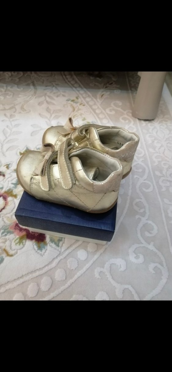 Kız Çocuk Altın Renk Parlak İlk Adım Ayakkabısı - Görsel 2