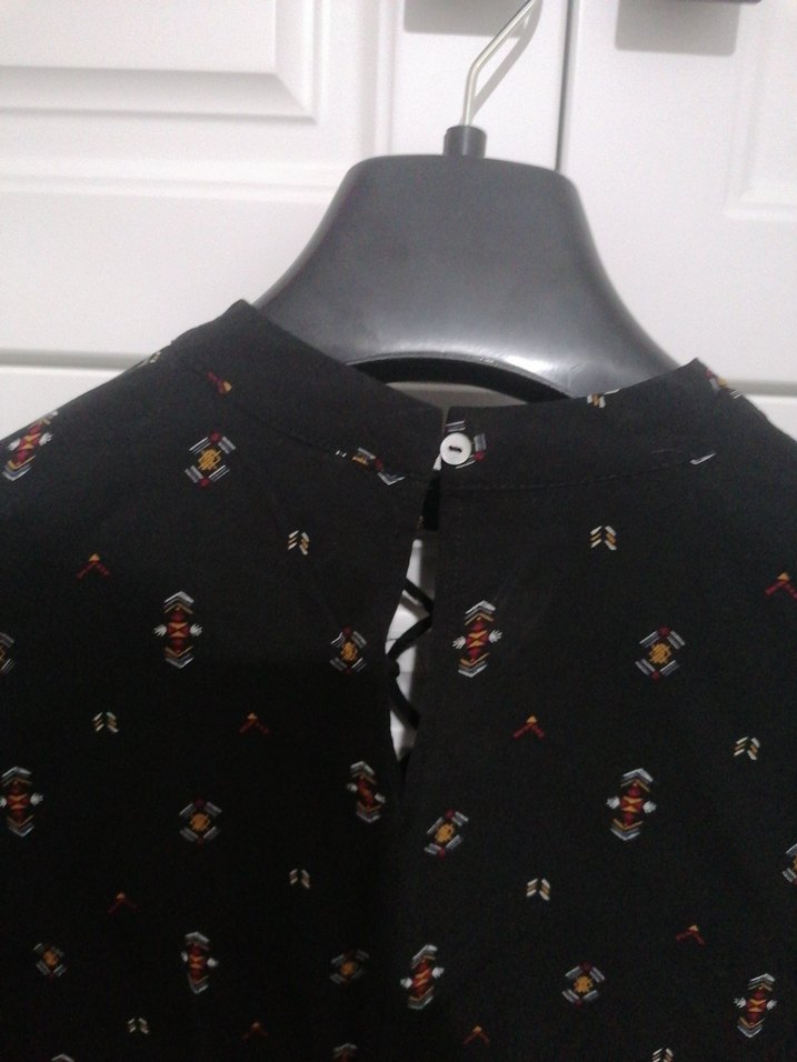 Düğmeli Uzun Kollu Siyah Mini Bluz - Görsel 4