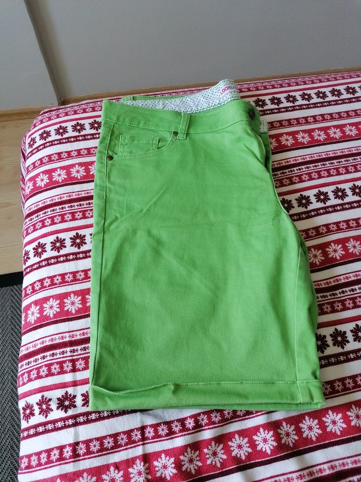 Kadın Yeşil Pamuklu Bermuda Şort - Görsel 2