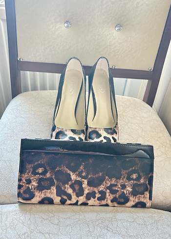 Kahverengi Leopar Desenli Deri Topuklu Ayakkabı ve Çanta - Görsel 4