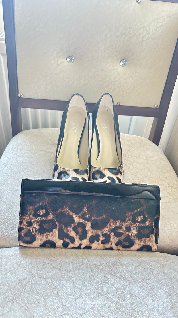 Kahverengi Leopar Desenli Deri Topuklu Ayakkabı ve Çanta - Görsel 4