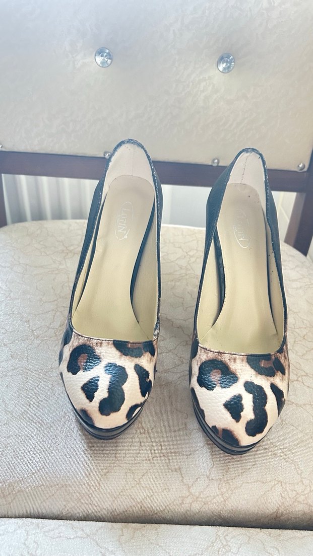 Kahverengi Leopar Desenli Deri Topuklu Ayakkabı ve Çanta - Görsel 2