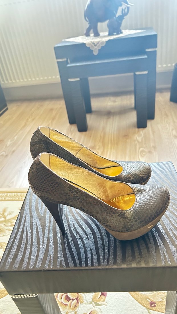 Klasik Yılan Desenli Topuklu Kadın Ayakkabı - Görsel 4