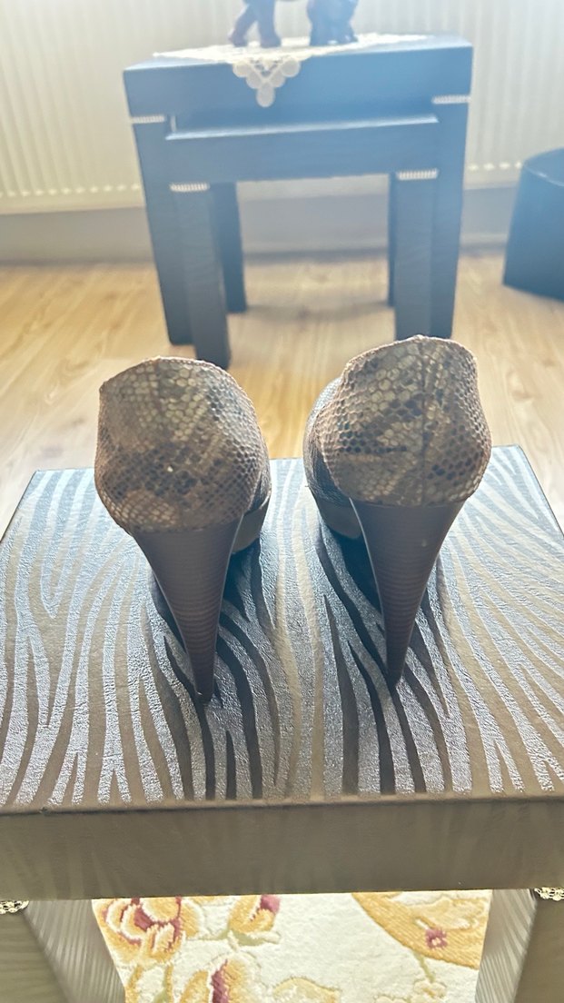 Klasik Yılan Desenli Topuklu Kadın Ayakkabı - Görsel 5