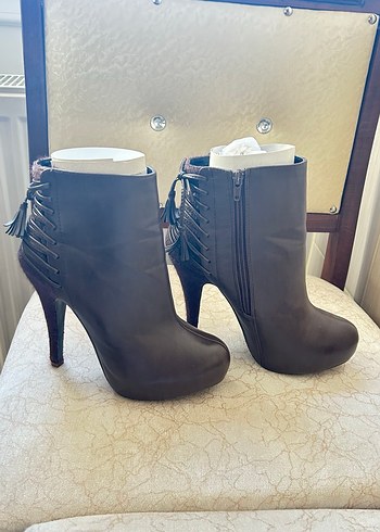 Kahverengi Deri Tokalı Stiletto Kadın Bot - Görsel 3