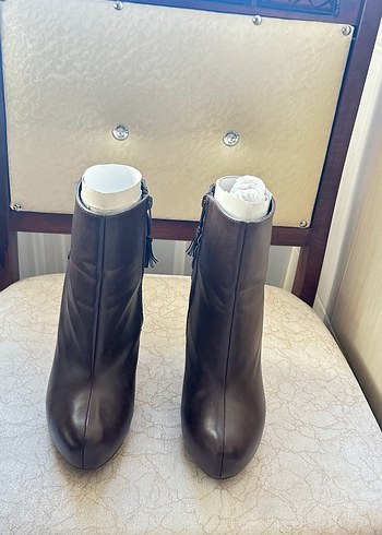 Kahverengi Deri Tokalı Stiletto Kadın Bot - Görsel 2