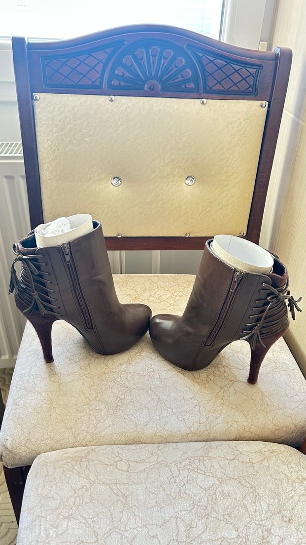 Kahverengi Deri Tokalı Stiletto Kadın Bot - Görsel 5