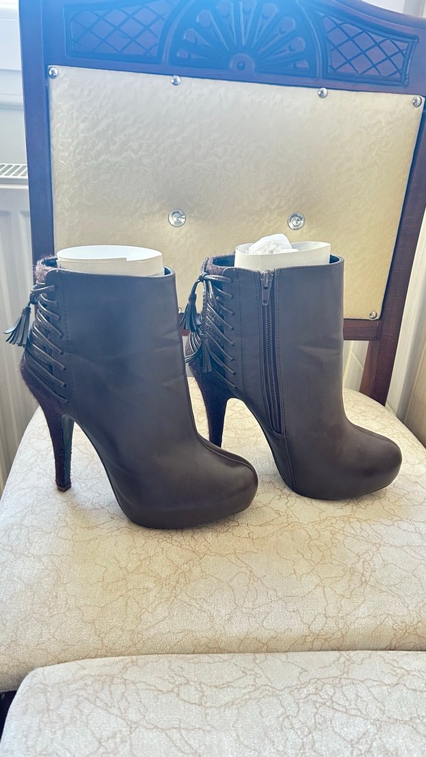 Kahverengi Deri Tokalı Stiletto Kadın Bot - Görsel 3