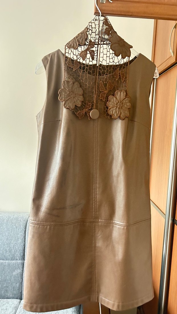 Dantel Detaylı Bej Deri Uzun Elbise - Görsel 2