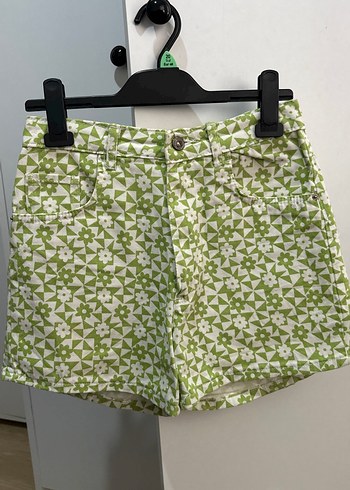 Yeşil Desenli Mini Kadın Şort - Görsel 3